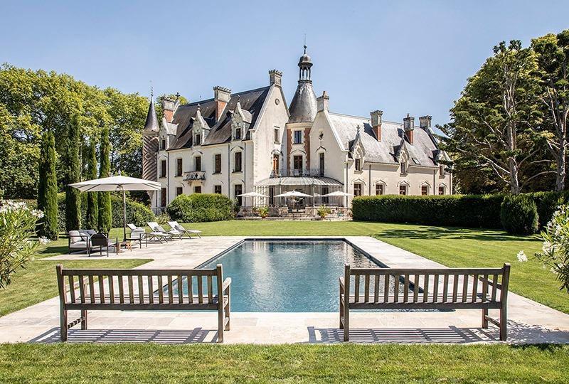 Piscine enterrée avec aménagement paysager - Constructeur de piscine sur Vendôme, Blois, Tours, Amboise, Orléans et en Sologne.