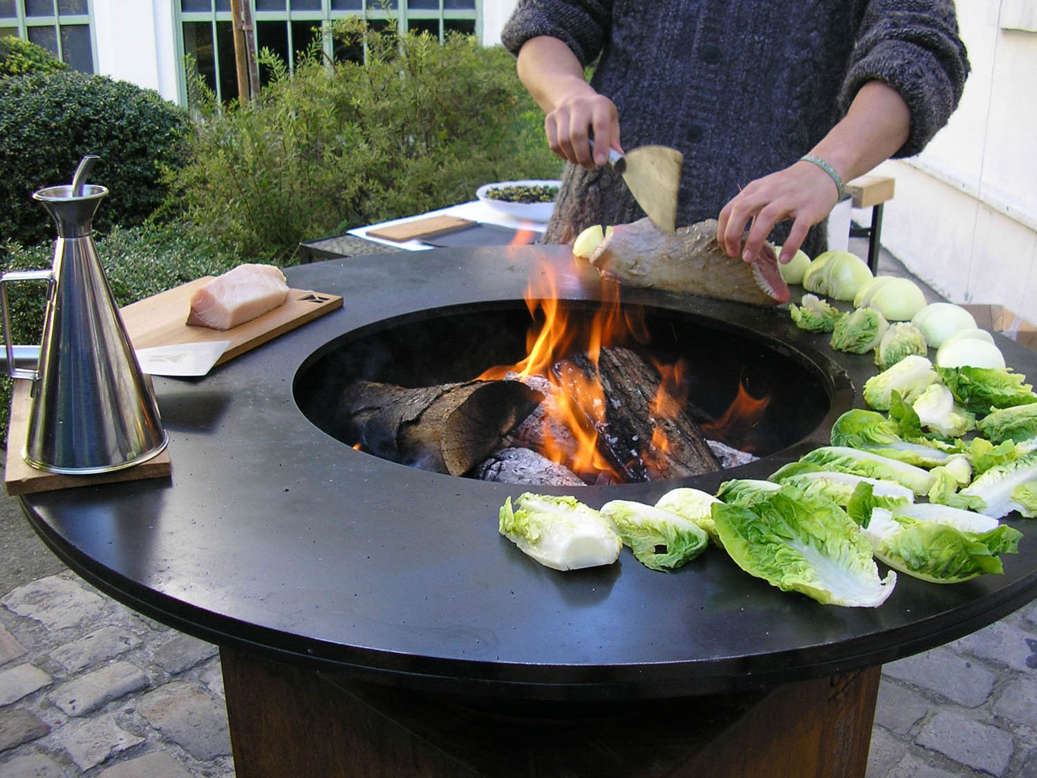 Brasero Plancha XXL : L'Expérience Culinaire Extérieure Ultime