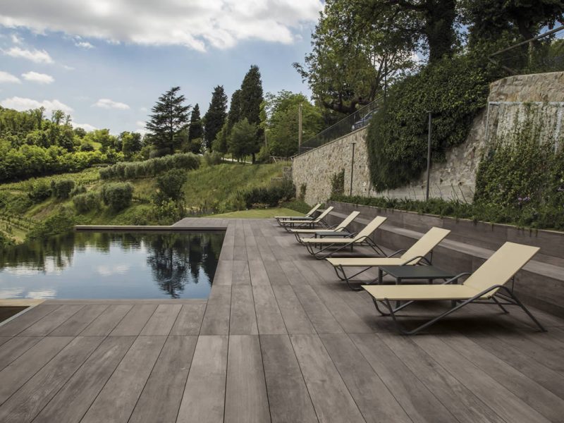 kronos margelles de piscine en gres cerame imitation bois