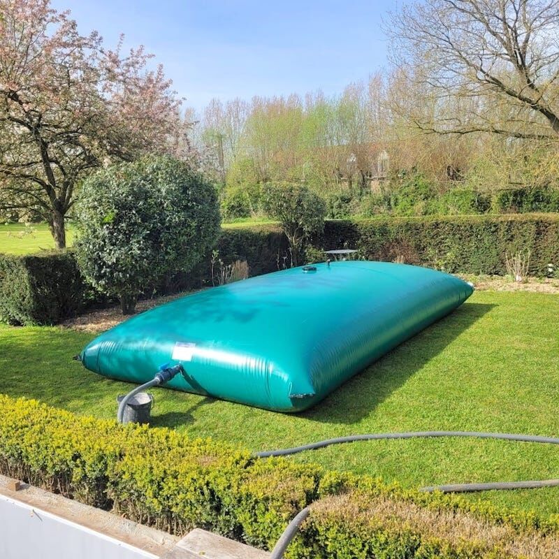 Réservoir en PVC pour stockage de l'eau piscine vide